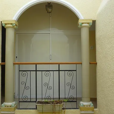 El Centro بيت ضيافة